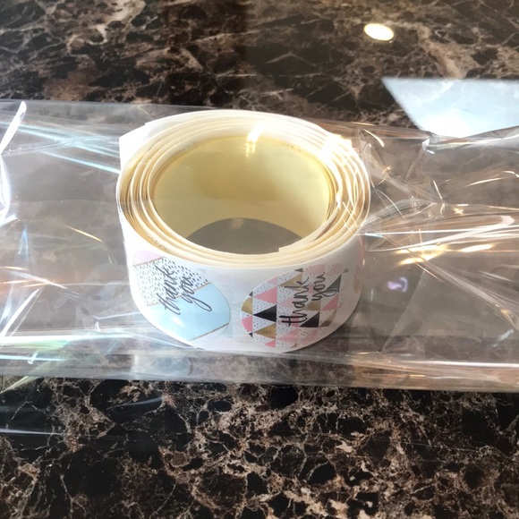 200 Thank-You Stickers - Picture 2 of 7